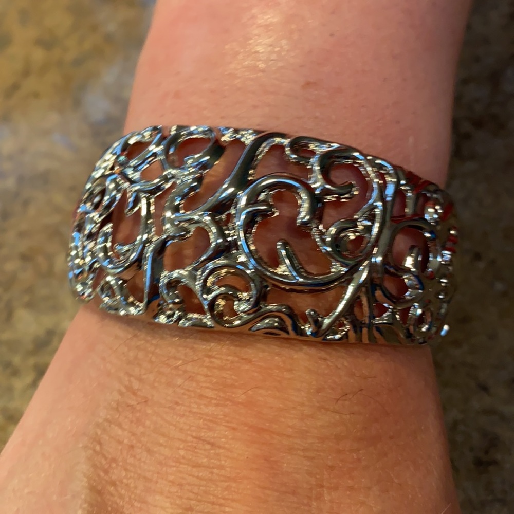 Hinged Wide Silver Bangle Bracelet - image 5